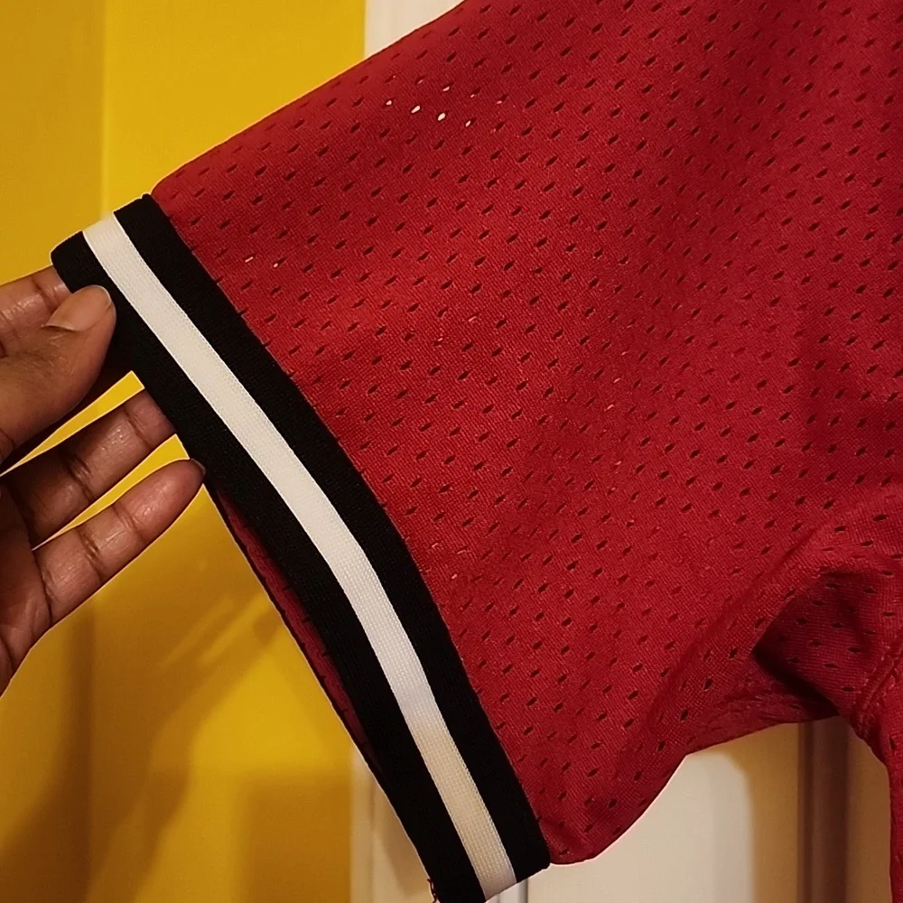 Mitchell & Ness Chicago Bulls Red Retro Jersey - Picture 3 of 8